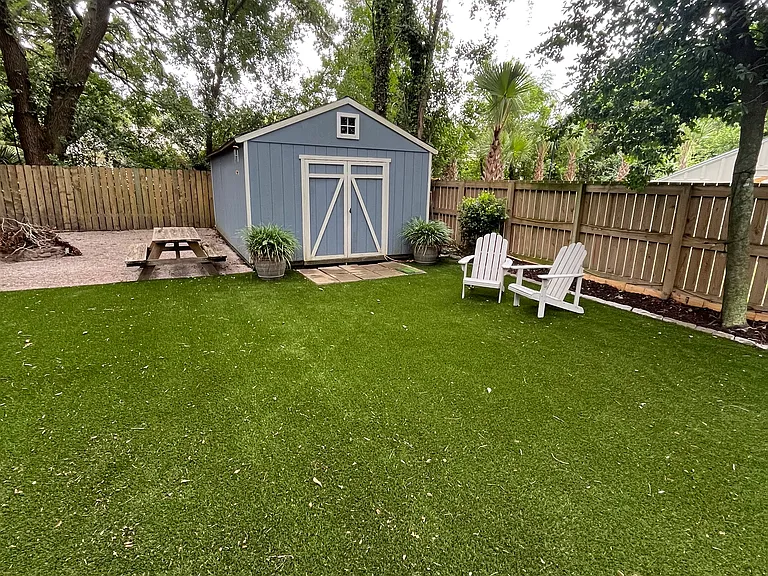 2209 Heriot St — Photo 23