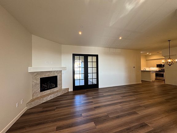 5th image of 1561 E Main St #202