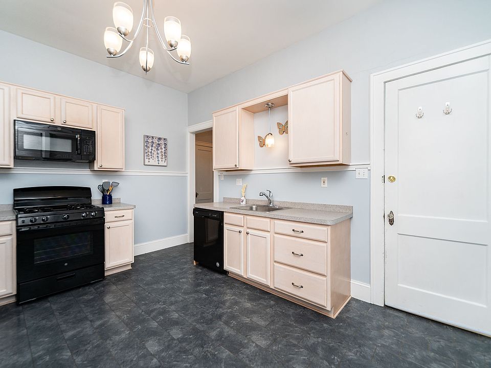 1st image of 39 Laverack Ave