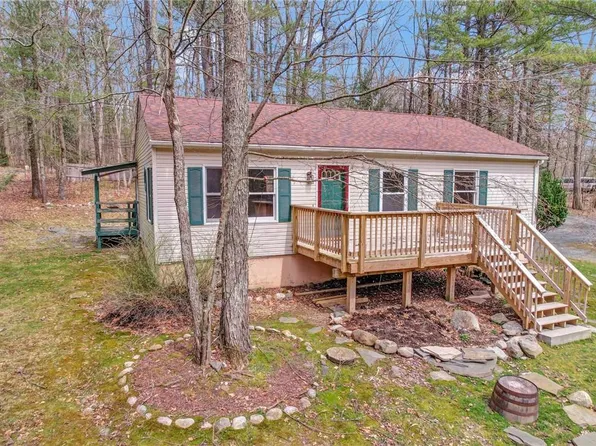 69 W Peenpack Trail, Sparrowbush, NY 12780