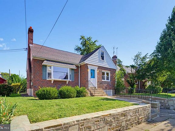 3rd image of 1141 Faunce St