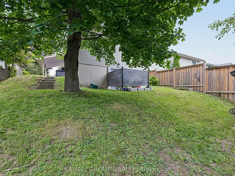 580 Capilano Cres #BASEMENT — Photo 13