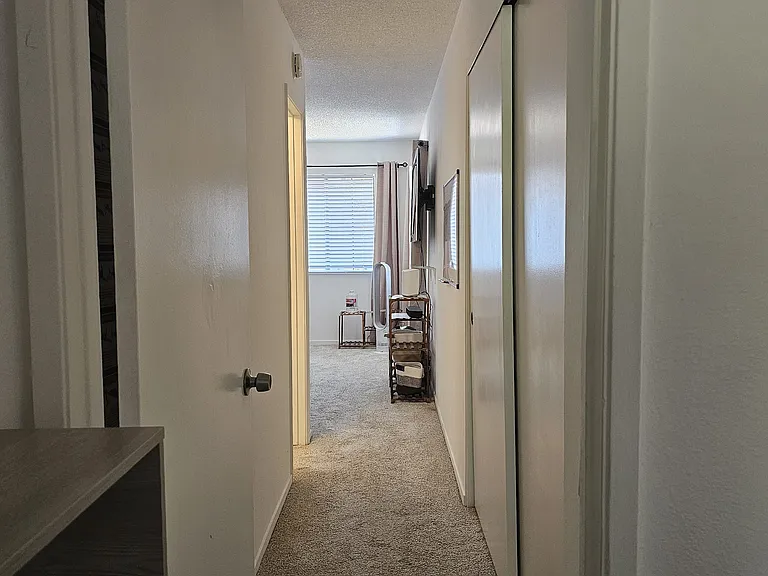Constellation Rd — Photo 14