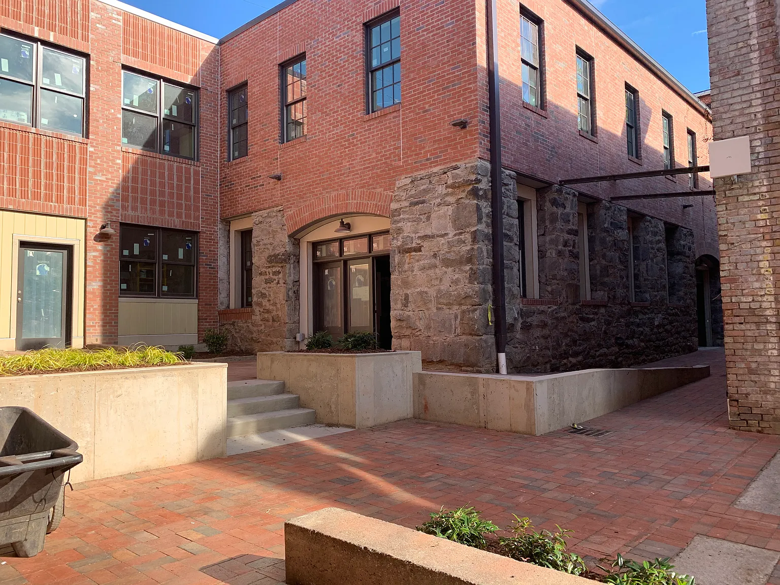 2 bed, $1,900 — Photo 3