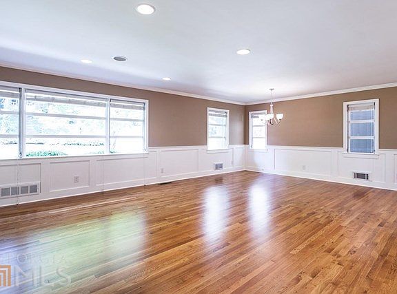 4th image of 1681 Council Bluff Dr