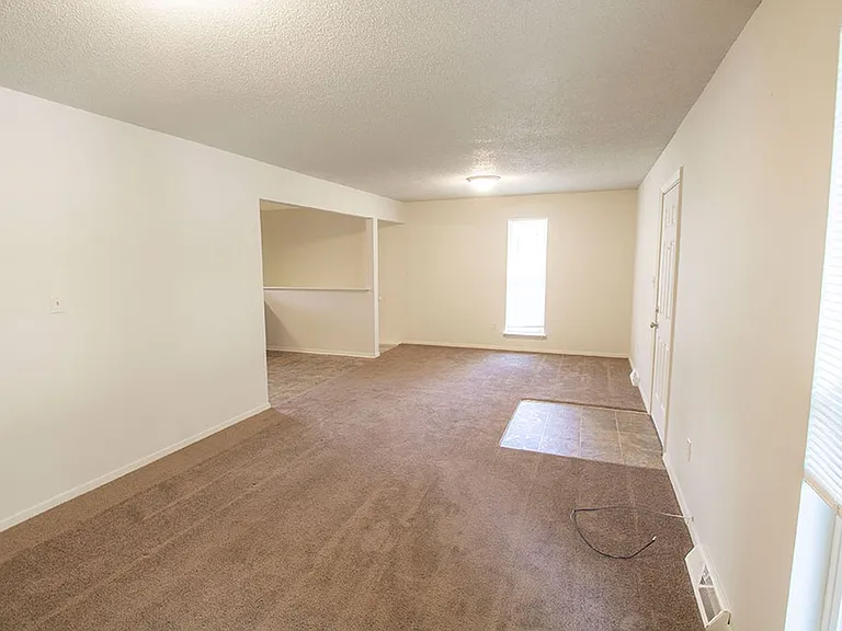 210 Wheaton Ct — Photo 4