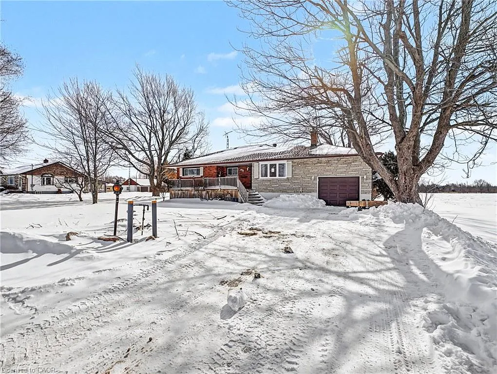 877 Killaly St E photo 1