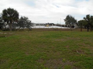 417 Yacht Club Ln, St Simons Island, GA 31522