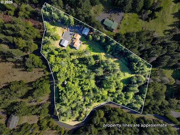 3rd image of 95340 Tututni Hollow Rd