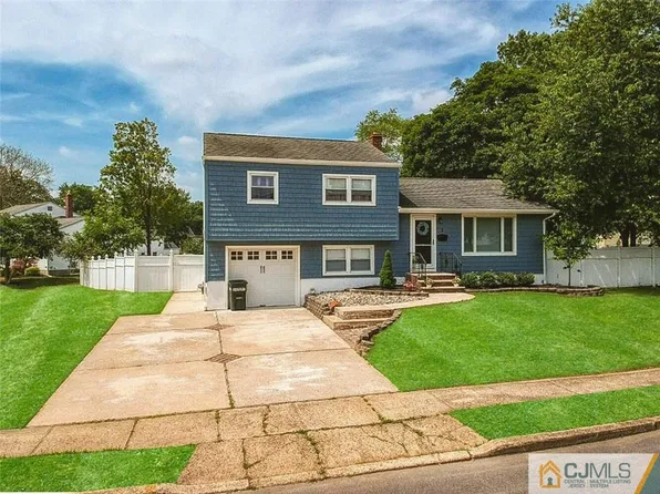 5 Carley Pl, Spotswood, NJ 08884