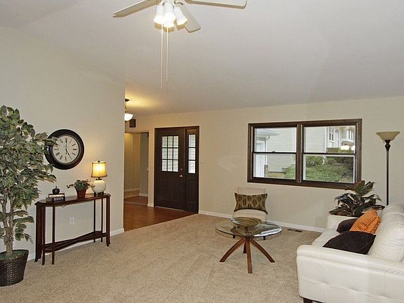 3rd image of 1400 Westbury Dr