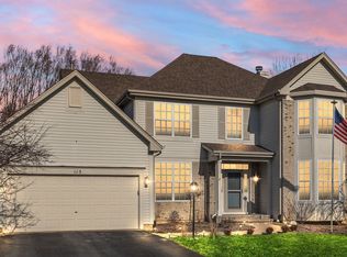 115 Oxford Ave, Sugar Grove, IL 60554