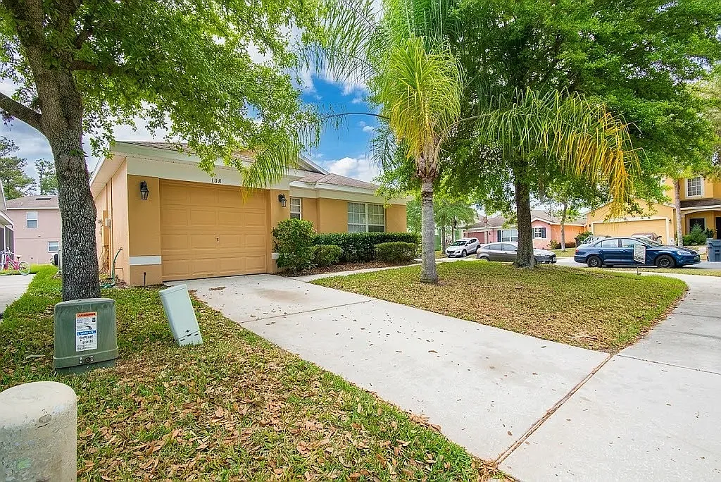 3 bed, 1594 sqft, $2,400 — Photo 1