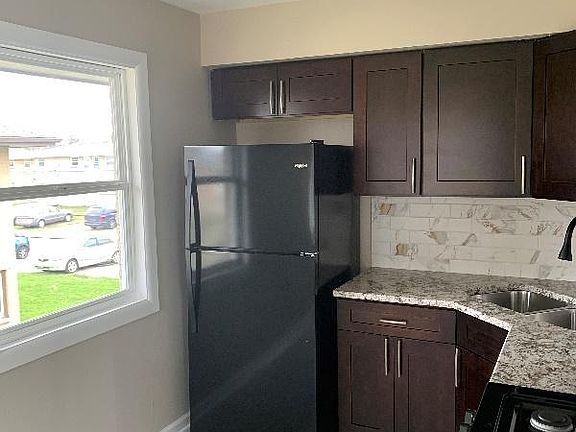 4th image of 9239 W Sheridan Ave