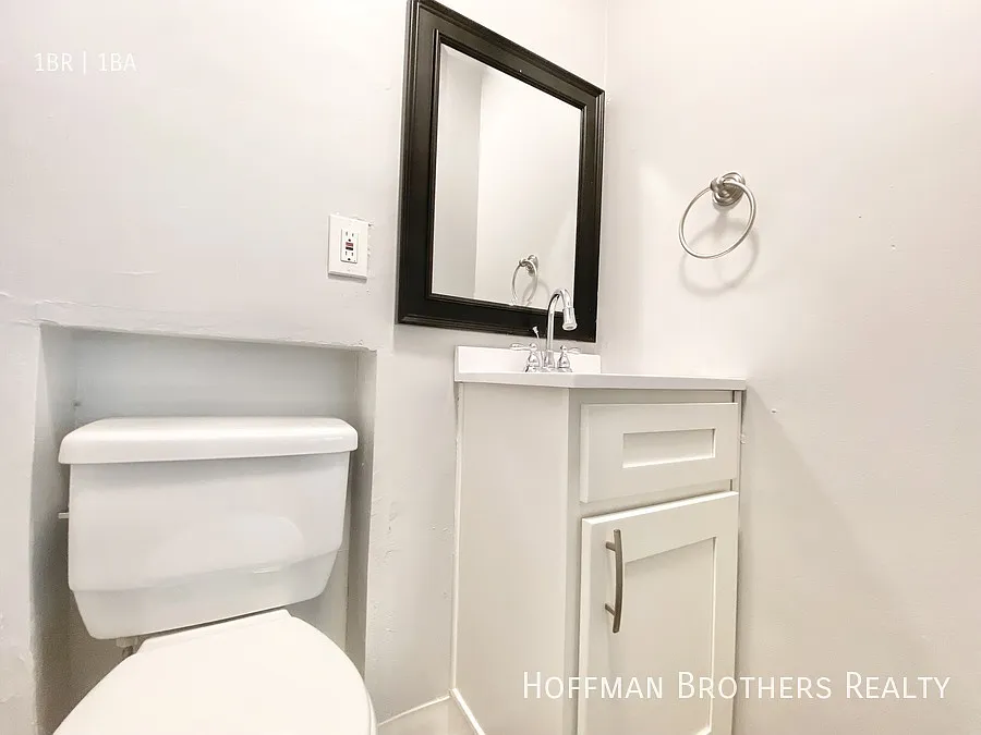 5722 La Mirada Ave Los Angeles, CA 90038 — Photo 4