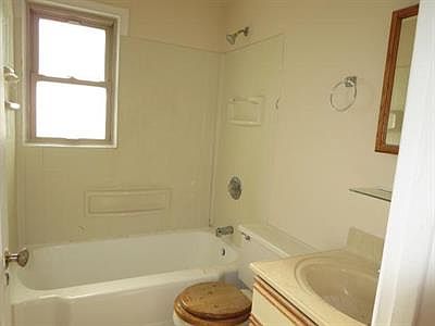 5th image of 3415 Richard St