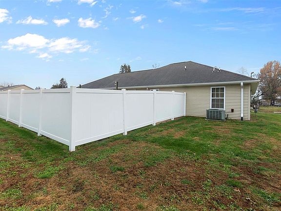 4th image of 359 Jeffery Dr