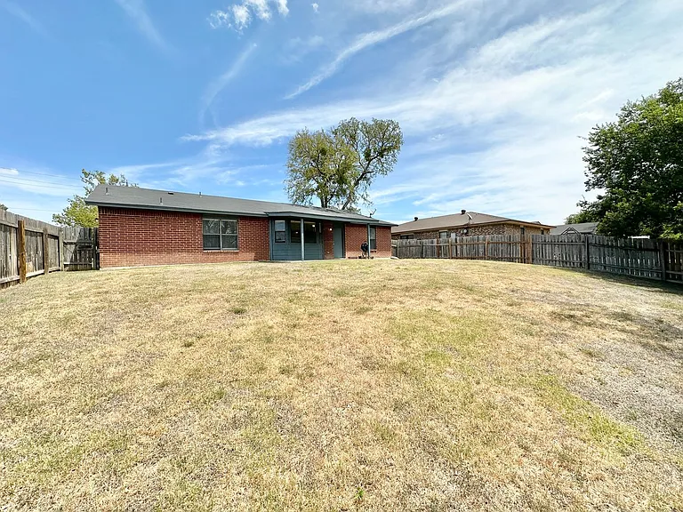 1808 Miranda Ave — Photo 27