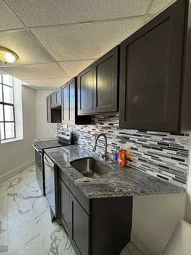 505 Grand St #4A Photo 1