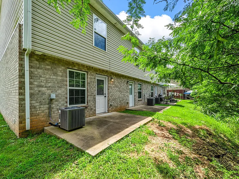 Mccormick Lane-2260 — Photo 24