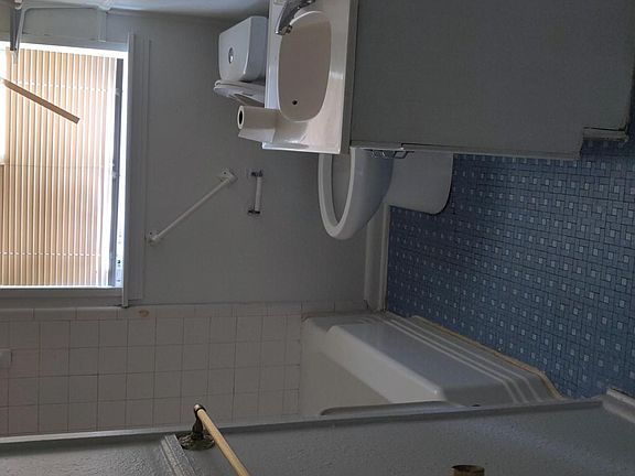 5th image of 211 Golden Crown Dr
