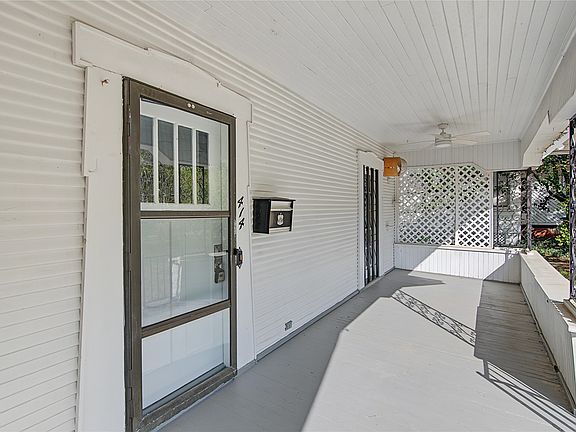 5th image of 414 Rutherford St