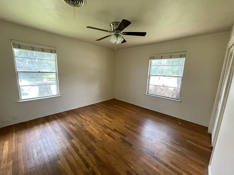 1402 Linden Dr — Photo 8