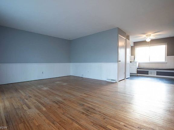 2nd image of 901 Panna Ln