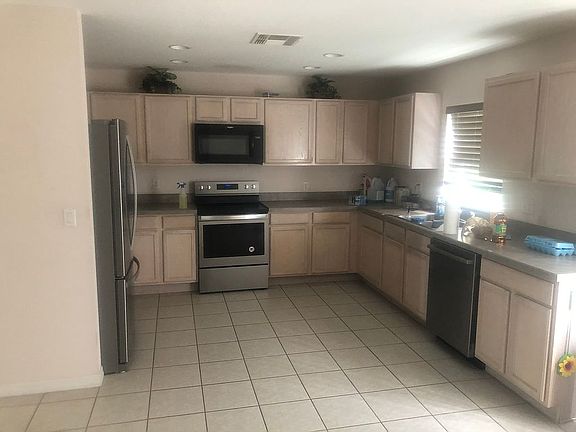 Large kitchen with new SS ap