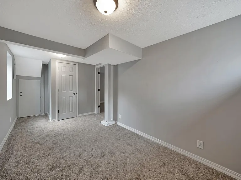 3260 Hitchcock St — Photo 24