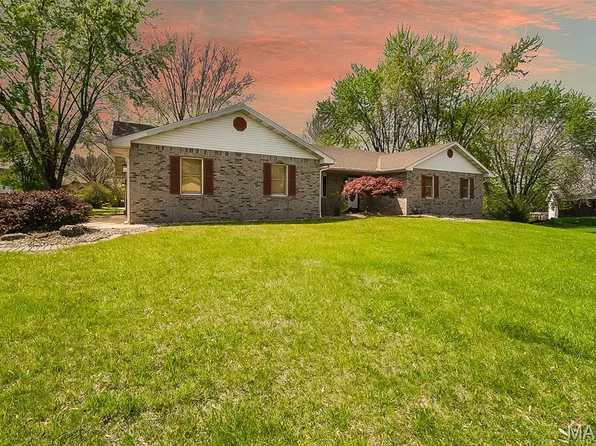 32 Sierra Dr, Glen Carbon, IL 62034