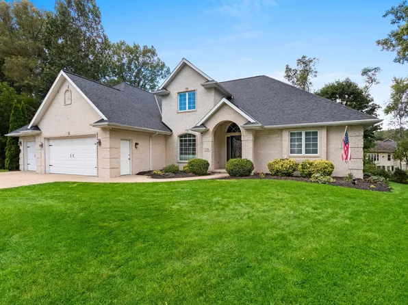 175 Burgundy Ct, Green Bay, WI 54302