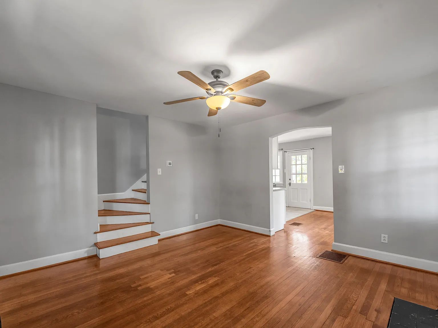 2 bed, 1.0 bath, 950 sqft, $1,500 — Photo 4