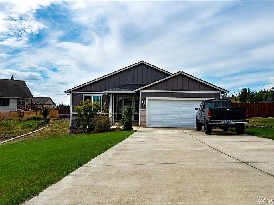 Beautiful 3 Bedroom, 2 Bath - 1628 Sq. Ft Rambler located on .37 acre lot!