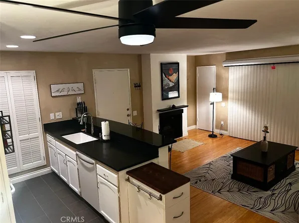 2867 S Fairview St Unit F, Santa Ana, CA 92704