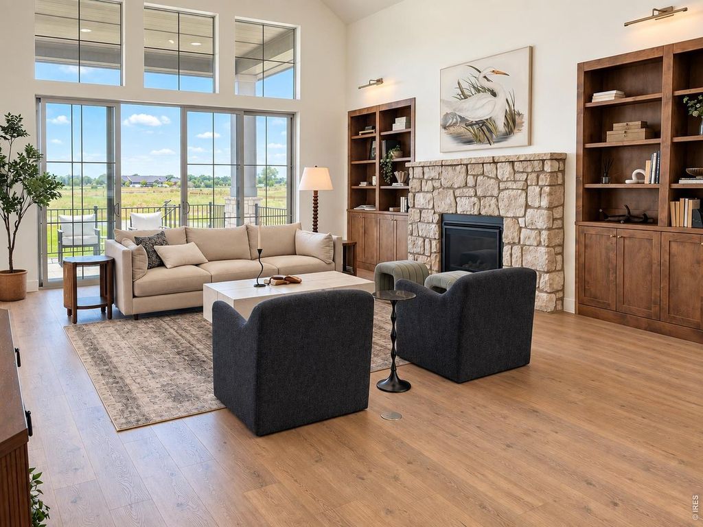 155 Boxwood Dr