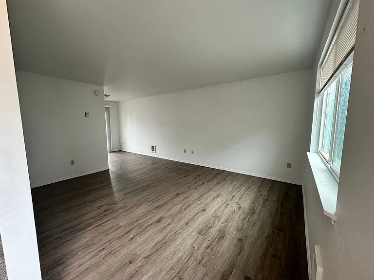 2605 SW Pickford St #101 — Photo 2