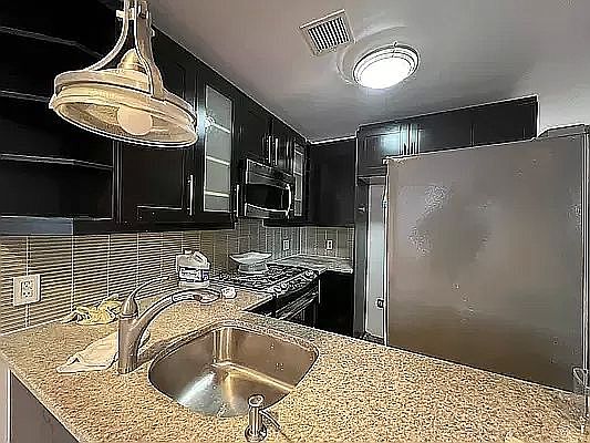 4th image of 83-30 Kew Gardens Rd Penthouse Z