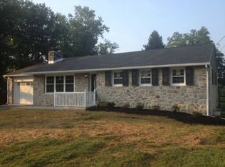 1414 E Meadowbrook Rd, Pottstown, PA 19465