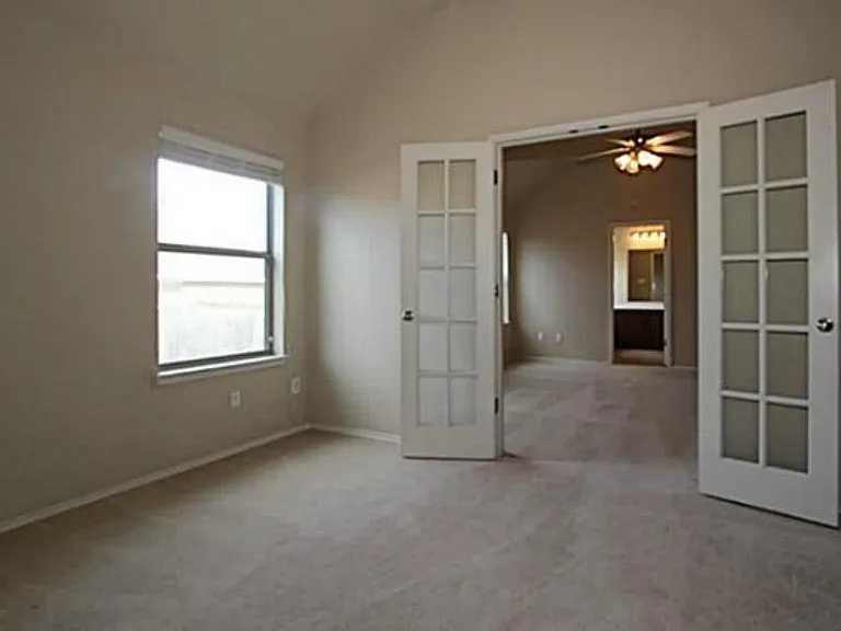 508 Highmoor Ct — Photo 11