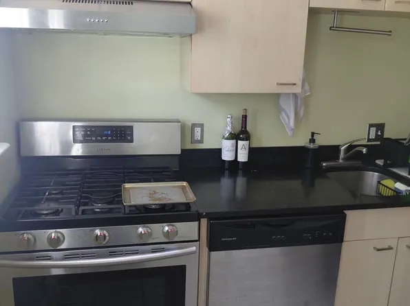 41 Winslow Rd #1B, Brookline, MA 02446