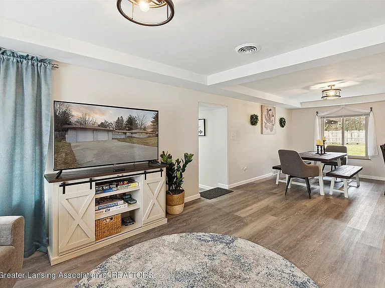 5953 Okemos Rd — Photo 7