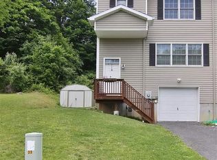 61 Red Maple Rd, Saugerties, NY 12477