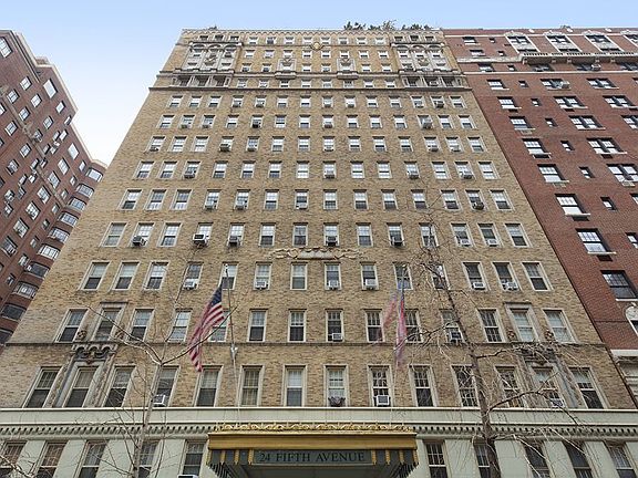 5th image of 24 5th Ave APT 1526