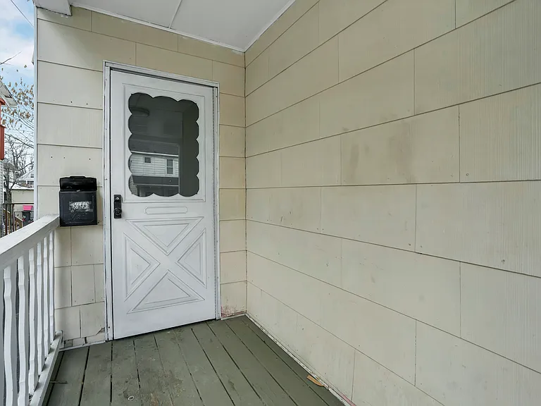 22 Grant St — Photo 2
