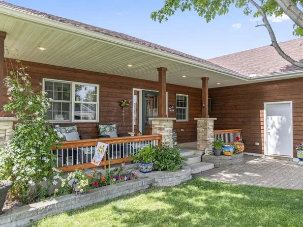 3110 8th Ave NW, Faribault, MN 55021