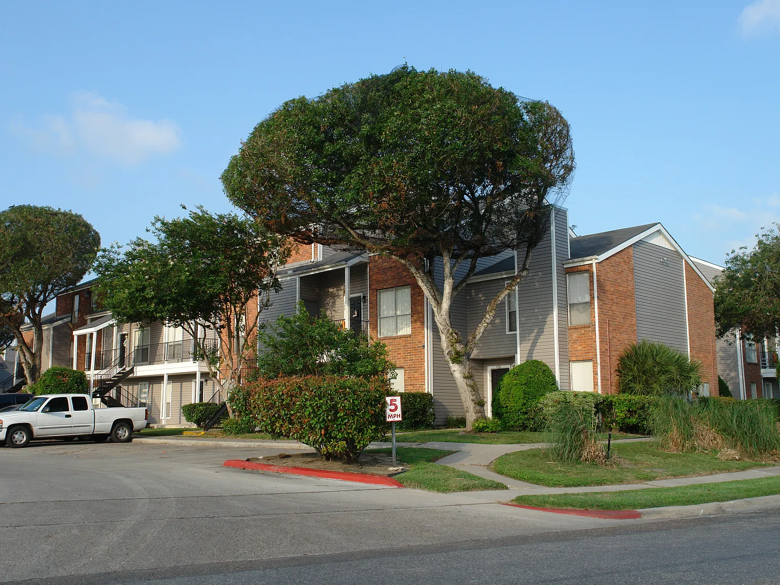 Kingston Port Apartments — Photo 3