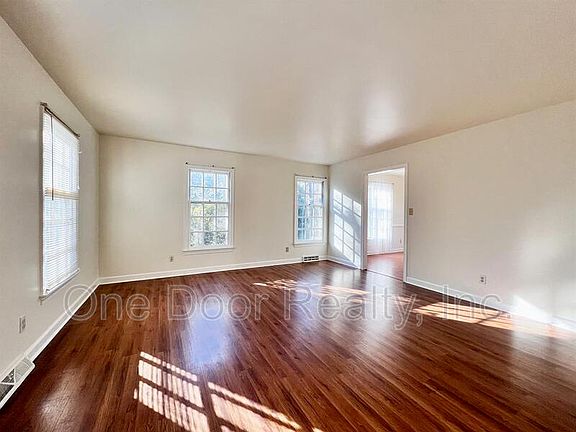 3rd image of 121 Indian Cir