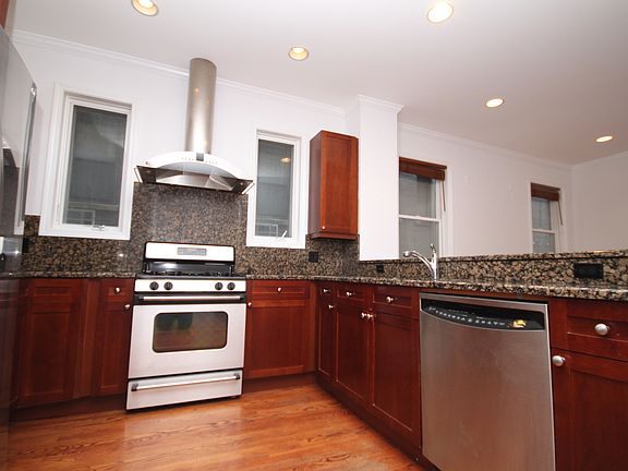 4th image of 5722 N Winthrop Ave APT 1S