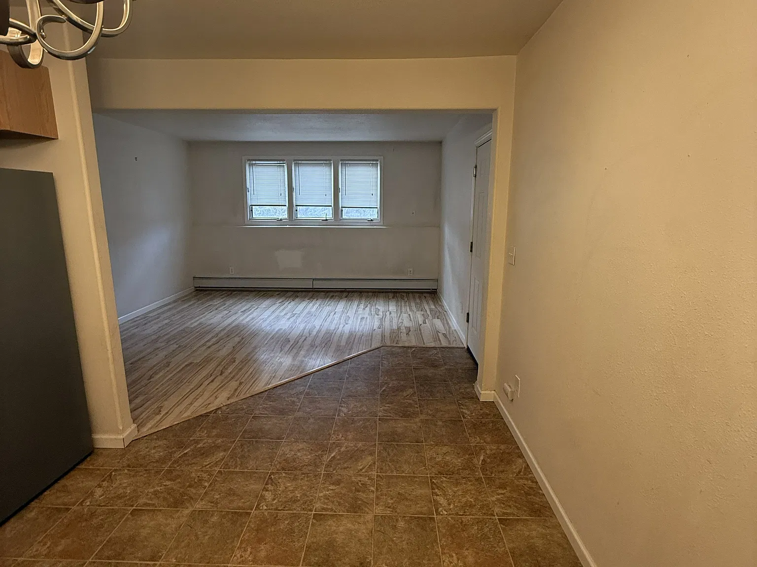 2 bed, 1000 sqft, $1,300 — Photo 4